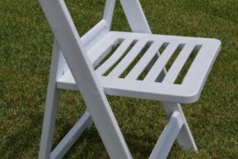 White slatted  Americana Chair